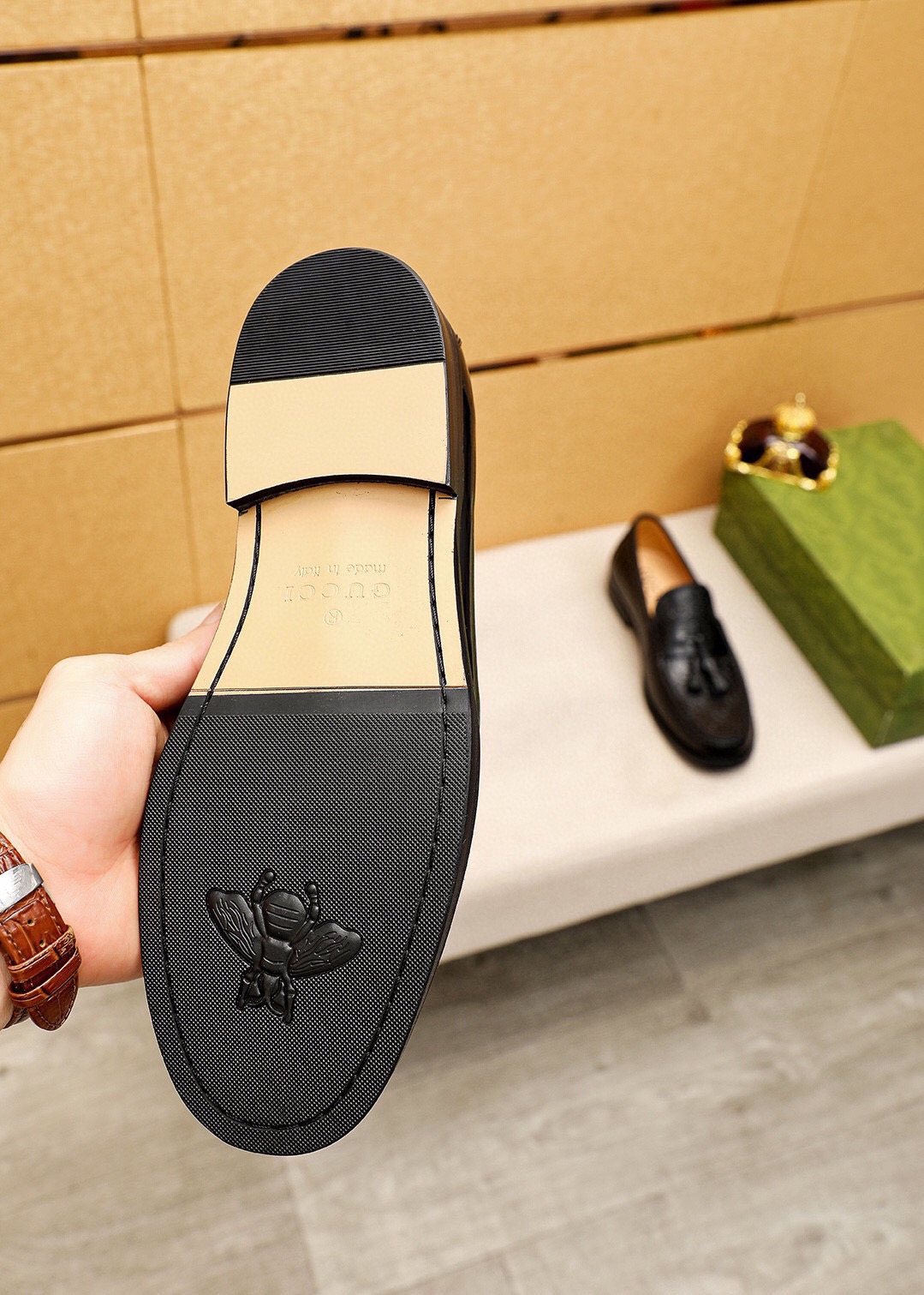 微商相册测试鞋子-Gucci Black Tassel Loafers — back